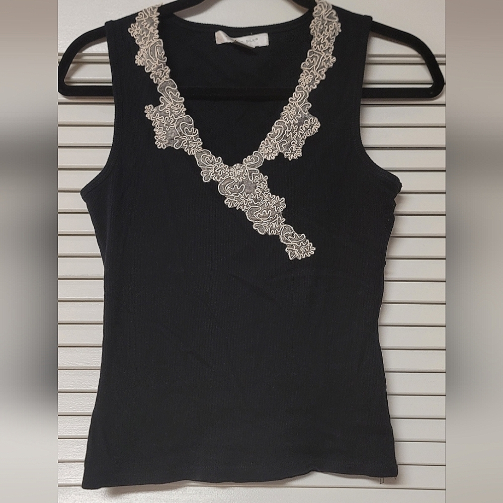 August Silk - 100% Cotton Black & White Ribbed Sleeveless Top With Lace Detail